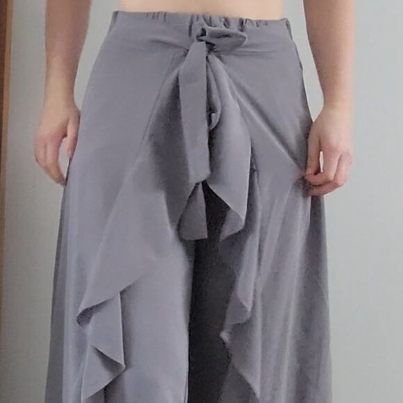 Grey Ruffle Pants with Skirt attatched - Picture 1 of 11